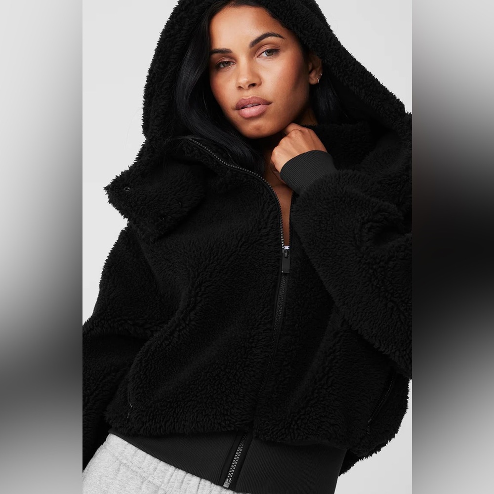 Alo Foxy Sherpa Jacket (gently used - great condition), Size Small